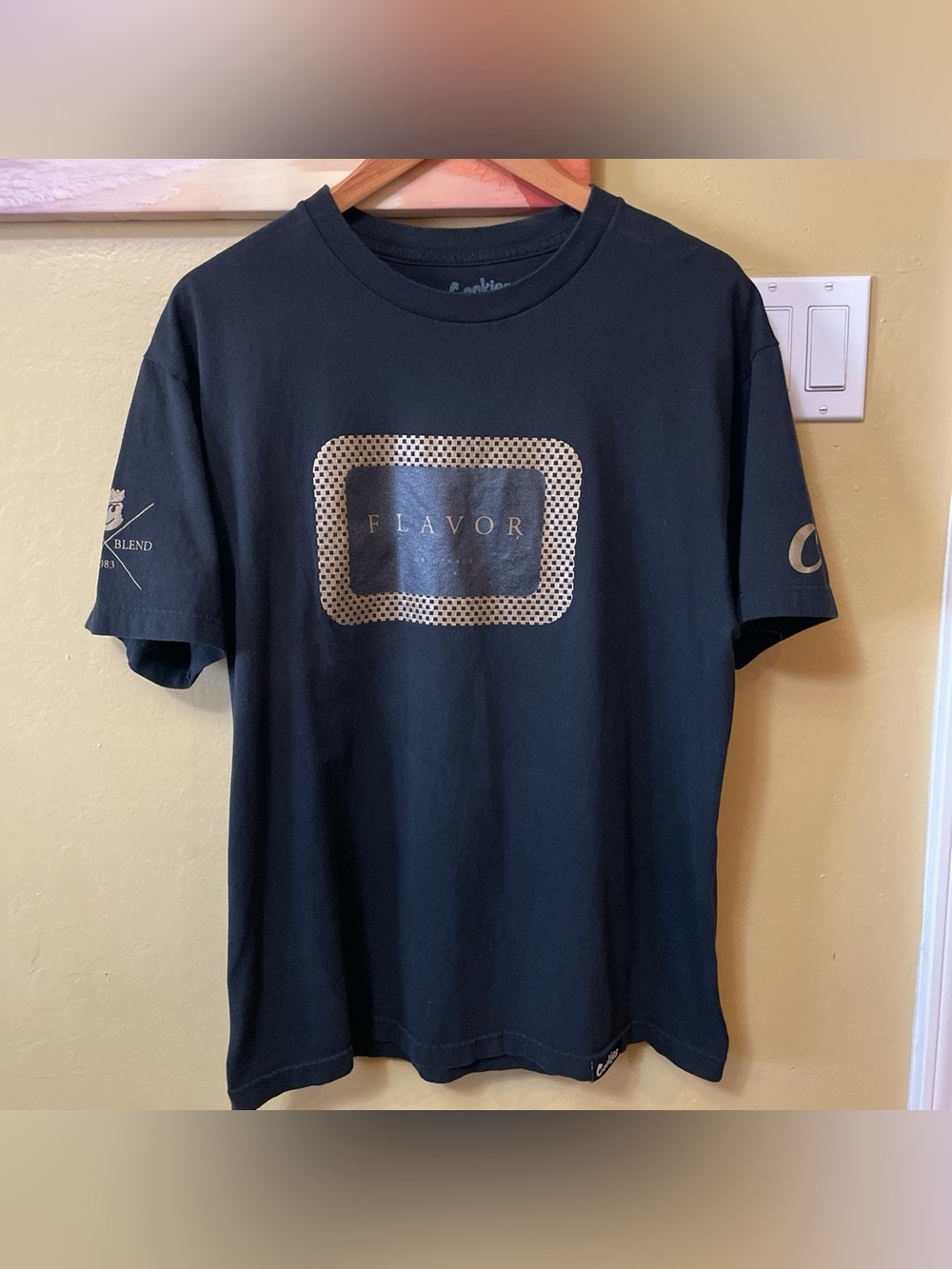 Cookies Flavor Men's Black Y2K Streetwear Fashion Graphic Tee Size Mens Large